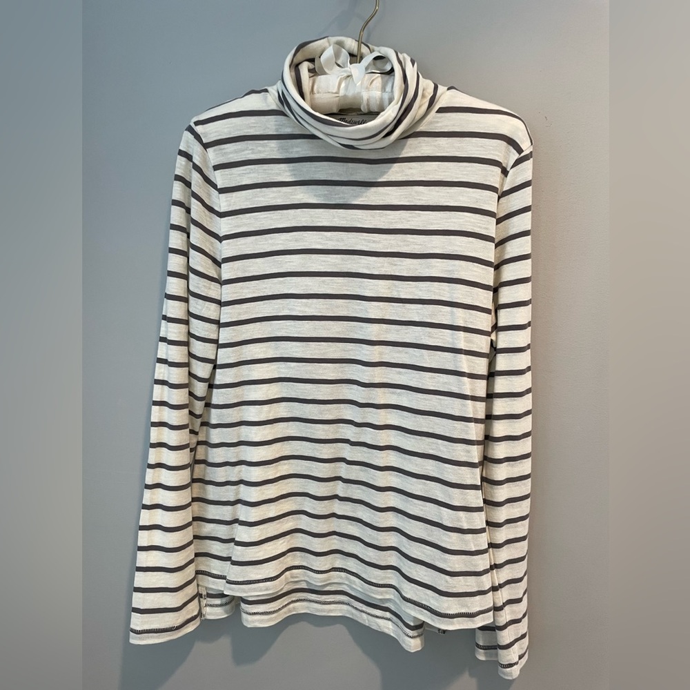 MADEWELL whisper cotton turtleneck t shirt. Cream and gray stripe. Size M. EUC